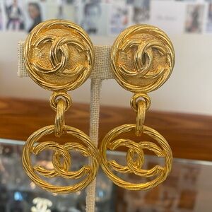 Chanel 90’s vintage gold plated cc earrings
